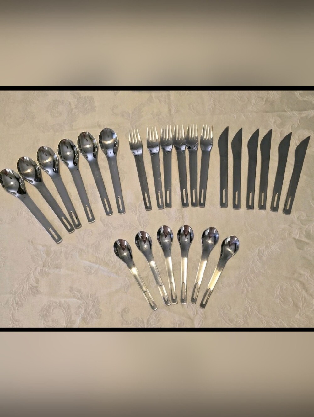 MIKASA RAVE 24 Pc Stainless Flatware Service For 6